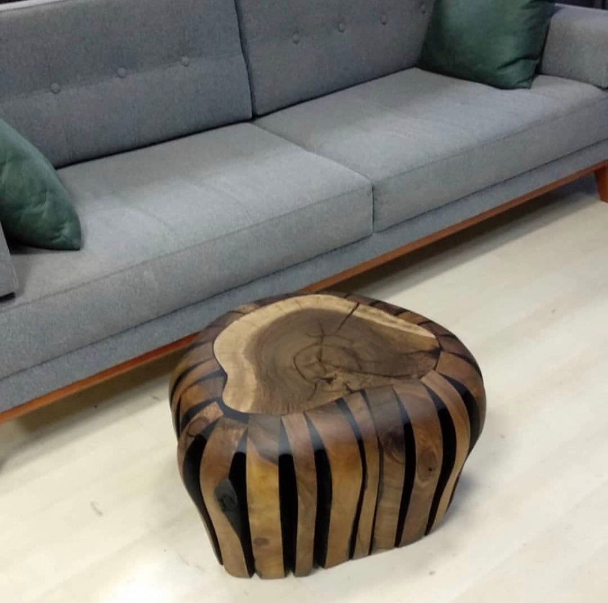 Handmade Epoxy Resin Coffee Table, Round Walnut Wood Table, Live Edge Table, Beautifully Designed Epoxy Furniture, Walnut Coffee Table