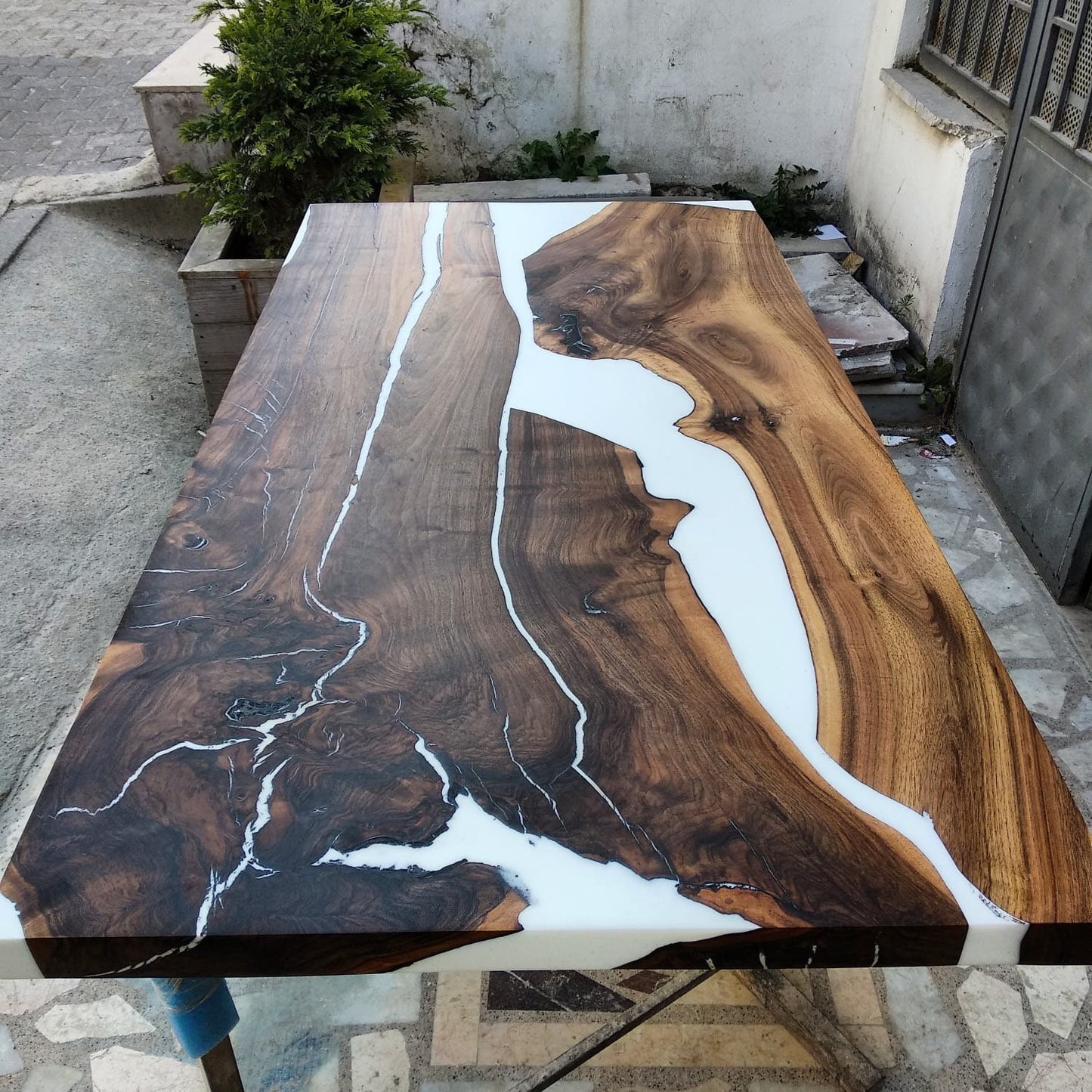 Custom Handmade Epoxy Resin Coffee Table, Epoxy Coffee Table, Custom 30”x 30” Walnut White Epoxy Coffee Table for Stacey