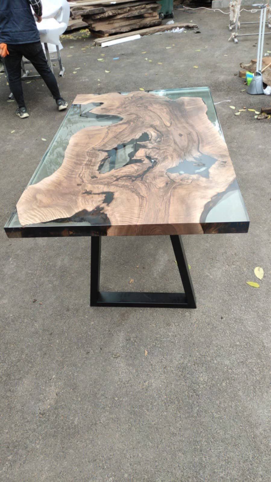 Handmade Epoxy Table, Walnut Dining Table, Live Edge Table, Epoxy Resin Table, Custom 60” x 36” Walnut Table, Clear Epoxy for Lizfuentes