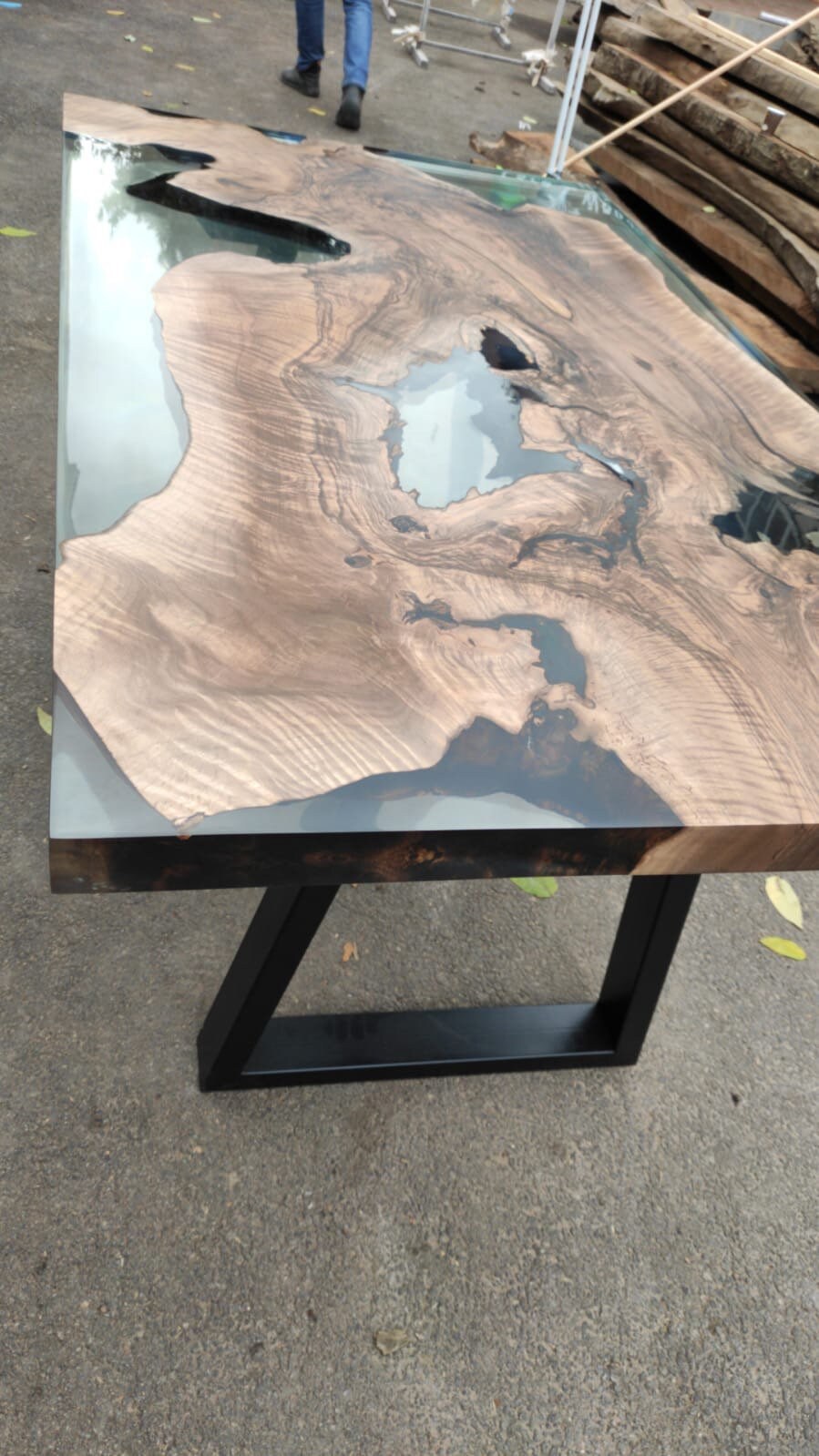 Handmade Epoxy Table, Walnut Dining Table, Live Edge Table, Epoxy Resin Table, Custom 60” x 36” Walnut Table, Clear Epoxy for Lizfuentes