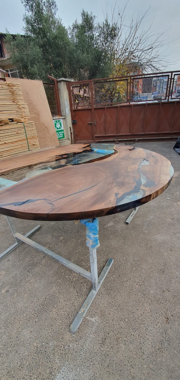 Round Dining Table, Custom 48” Diameter Round Table, Walnut Wood Clear Table, Clear Epoxy Table, Live Edge Table, Custom Order for Gernot