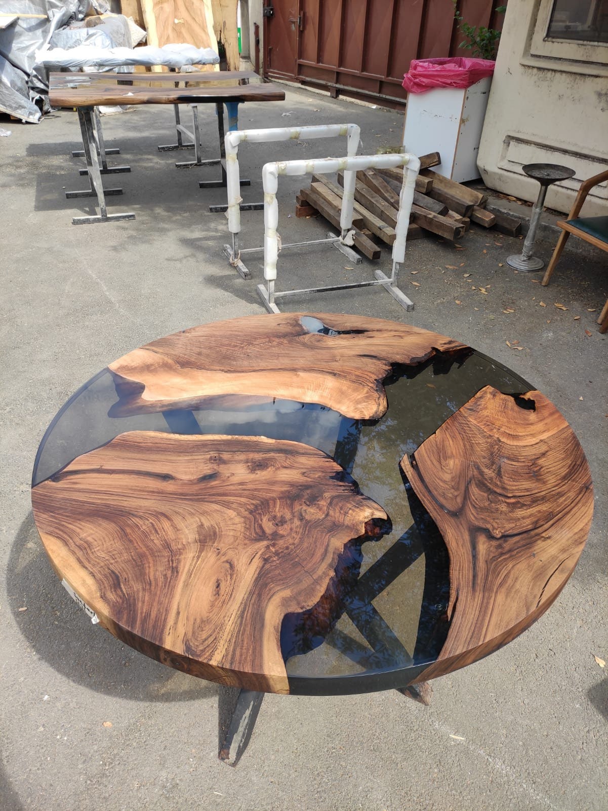 Epoxy Coffee Table, Epoxy Dining Table, Epoxy Resin Table, Custom 46” Diameter Round Walnut Wood Smokey Gray Epoxy Table Order for Sundarkia