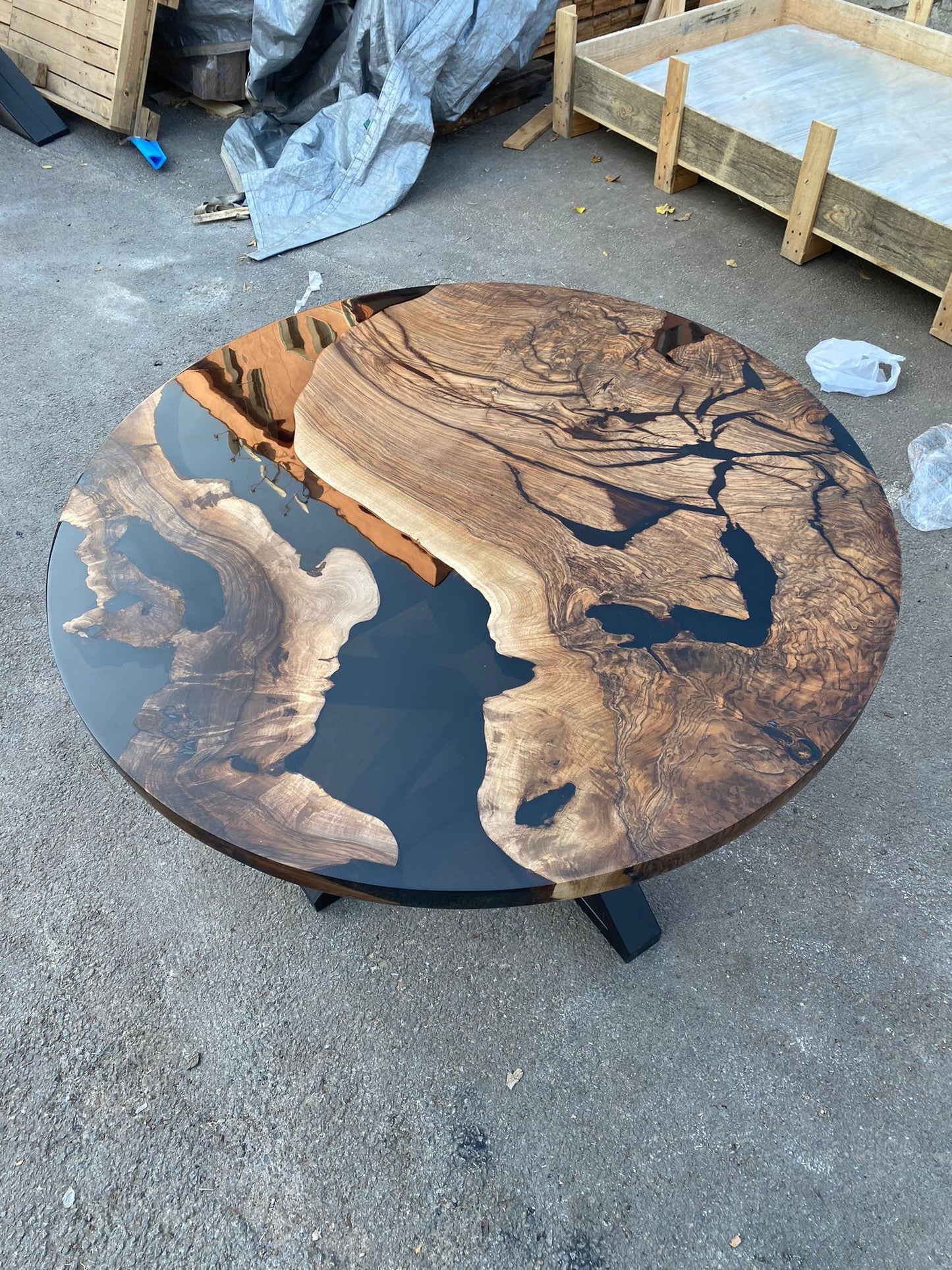 Epoxy Resin Coffee Table, Custom 40” Diameter Round Table, Aesthetic Black Epoxy Table for Tinabear