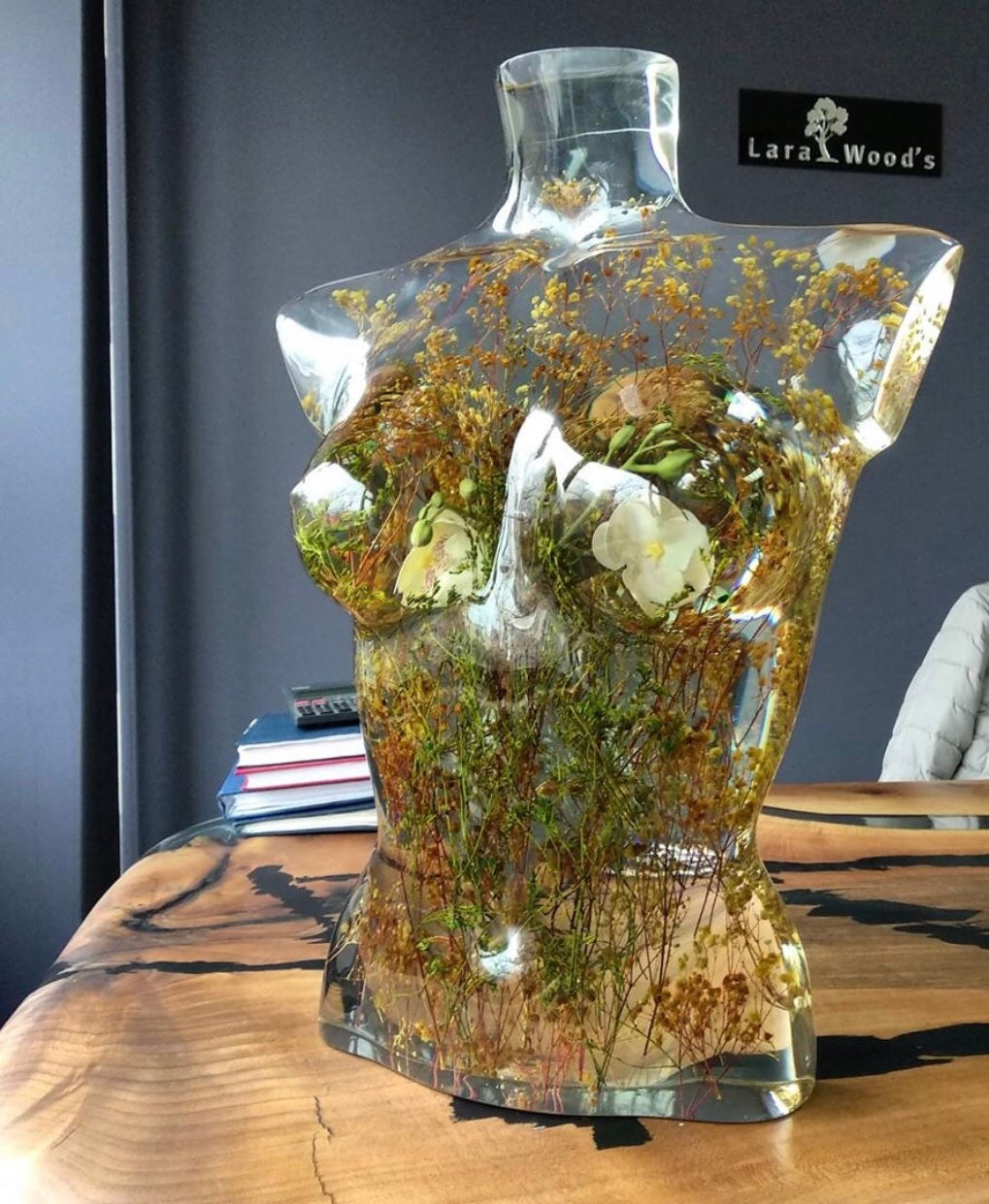 Epoxy Sculpture, Sculpture Art, Female Sculpture, Body Sculpture, Handmade Sculpture, Clear Epoxy, Dried Flowers, Epoxy Resin Art for Gift